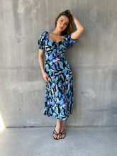 Load image into Gallery viewer, Lulu Tie Front Blue Multi Geo Print Midi Dress