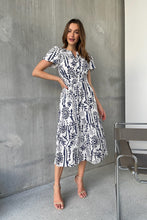 Load image into Gallery viewer, Heather Short Sleeve White/Blue Print Midi Dress