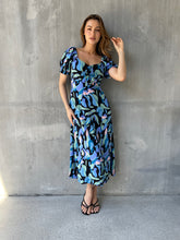 Load image into Gallery viewer, Lulu Tie Front Blue Multi Geo Print Midi Dress