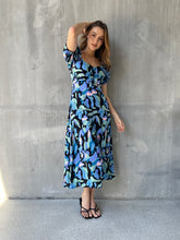 Load image into Gallery viewer, Lulu Tie Front Blue Multi Geo Print Midi Dress