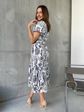 Load image into Gallery viewer, Heather Short Sleeve White/Blue Print Midi Dress