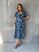 Load image into Gallery viewer, Lulu Tie Front Blue Multi Geo Print Midi Dress