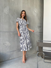 Load image into Gallery viewer, Heather Short Sleeve White/Blue Print Midi Dress