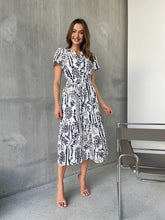 Load image into Gallery viewer, Heather Short Sleeve White/Blue Print Midi Dress