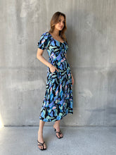 Load image into Gallery viewer, Lulu Tie Front Blue Multi Geo Print Midi Dress