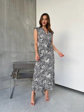 Load image into Gallery viewer, Trissa Navy/White Floral Print Dress