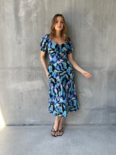 Load image into Gallery viewer, Lulu Tie Front Blue Multi Geo Print Midi Dress