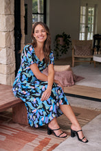 Load image into Gallery viewer, Lulu Tie Front Blue Multi Geo Print Midi Dress