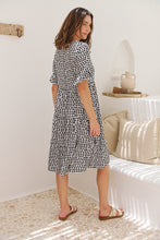 Load image into Gallery viewer, Thea White/Black Spot Print Pocketed Smock