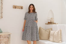 Load image into Gallery viewer, Thea White/Black Spot Print Pocketed Smock