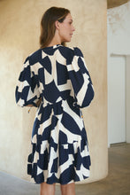 Load image into Gallery viewer, Tahli Navy White Print Smock Dress
