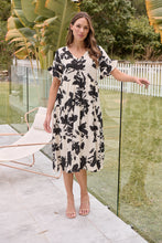 Load image into Gallery viewer, Alejandra Black/Off White Print V Neck Smock