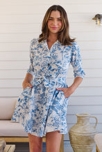 Load image into Gallery viewer, Romona 3/4 Sleeve White/Blue Palm Print Collared Dress