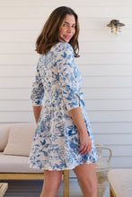 Load image into Gallery viewer, Romona 3/4 Sleeve White/Blue Palm Print Collared Dress