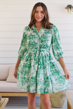 Load image into Gallery viewer, Gabrielle 3/4 Sleeve White/Green Print Collared Dress