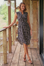 Load image into Gallery viewer, Alma Black/Cream Zip Front Dress