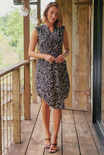 Load image into Gallery viewer, Alma Black/Cream Zip Front Dress