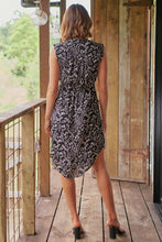 Load image into Gallery viewer, Alma Black/Cream Zip Front Dress