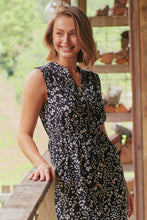 Load image into Gallery viewer, Alma Black/Cream Zip Front Dress