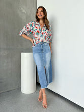 Load image into Gallery viewer, Bella Light Wash Split Front Denim Midi Skirt