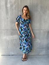 Load image into Gallery viewer, Lulu Tie Front Blue Multi Geo Print Midi Dress