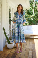 Load image into Gallery viewer, Gardenia Blue/White/Green Paisley Print Long Sleeve Dress