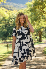 Load image into Gallery viewer, Aviana Black/Cream Print Smock Dress
