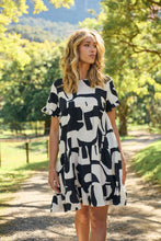 Load image into Gallery viewer, Aviana Black/Cream Print Smock Dress