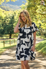Load image into Gallery viewer, Aviana Black/Cream Print Smock Dress