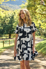 Load image into Gallery viewer, Aviana Black/Cream Print Smock Dress