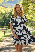 Load image into Gallery viewer, Aviana Black/Cream Print Smock Dress