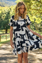 Load image into Gallery viewer, Aviana Black/Cream Print Smock Dress
