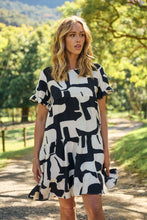 Load image into Gallery viewer, Aviana Black/Cream Print Smock Dress