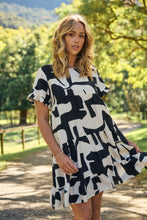Load image into Gallery viewer, Aviana Black/Cream Print Smock Dress