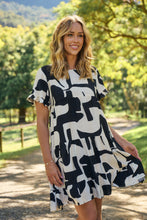 Load image into Gallery viewer, Aviana Black/Cream Print Smock Dress