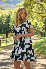 Load image into Gallery viewer, Aviana Black/Cream Print Smock Dress
