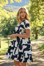 Load image into Gallery viewer, Aviana Black/Cream Print Smock Dress