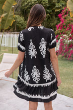 Load image into Gallery viewer, Rosie Black/White Bold Print Smock Dress