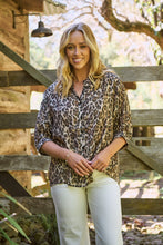 Load image into Gallery viewer, Dash Animal Print Button Up 3/4 Sleeve Shirt