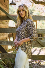 Load image into Gallery viewer, Dash Animal Print Button Up 3/4 Sleeve Shirt