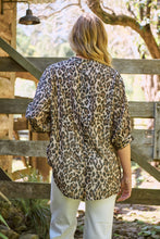 Load image into Gallery viewer, Dash Animal Print Button Up 3/4 Sleeve Shirt