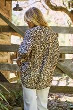 Load image into Gallery viewer, Dash Animal Print Button Up 3/4 Sleeve Shirt