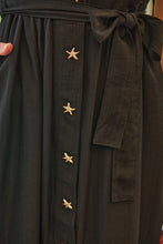Load image into Gallery viewer, Elowene Sleeveless Collared Black Star Button Midi Dress