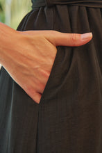 Load image into Gallery viewer, Elowene Sleeveless Collared Black Star Button Midi Dress