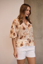 Load image into Gallery viewer, Frida Puff Sleeve Print Blouse