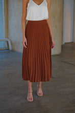 Load image into Gallery viewer, Demi Pleated Rust Midi Skirt