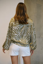 Load image into Gallery viewer, Riva Taupe/White Print Long Sleeve Drawstring Top