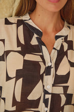 Load image into Gallery viewer, Leia Black/Cream Print Button Up 3/4 Sleeve Shirt
