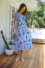 Load image into Gallery viewer, Lulu Tie Front Blue/White Bold Midi Dress