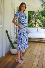 Load image into Gallery viewer, Lulu Tie Front Blue/White Bold Midi Dress